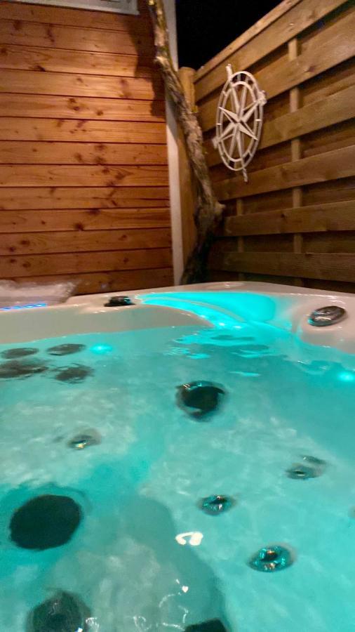 Zirkuswagen Mit Outdoor Whirlpool Und Garten Petershagen-Eggersdorf Exterior foto